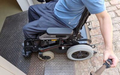 Cadeira motorizada rodando em falso. Escapando de armadilhas da acessibilidade.